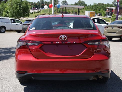 Used 2024 Toyota Camry LE FWD image 4