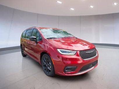 Used 2025 Chrysler Pacifica Limited