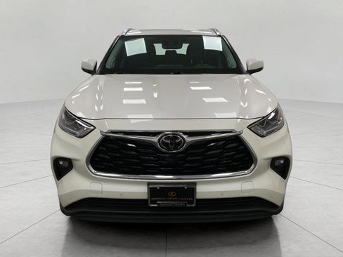 Used 2021 Toyota Highlander Limited image 13