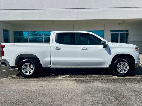 Used 2025 Chevrolet Silverado 1500 LT image 2