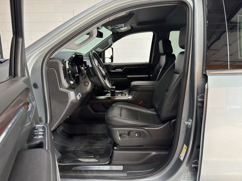 Used 2023 GMC Sierra 1500 SLT w/ SLT Premium Plus Package AWD/4WD image 16