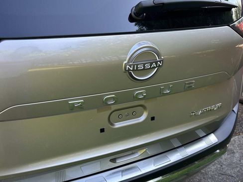 Used 2023 Nissan Rogue Platinum w/ Platinum Premium Package FWD image 9