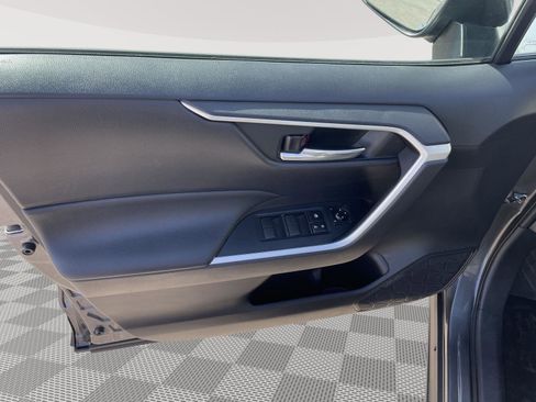 Used 2021 Toyota RAV4 XLE image 18