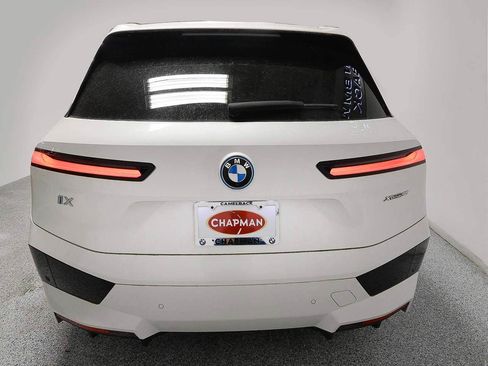 Used 2024 BMW iX xDrive50 w/ Premium Package AWD/4WD image 4