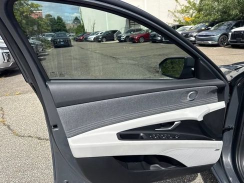 Used 2024 Hyundai Elantra Limited FWD image 36