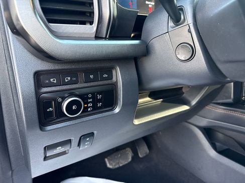 Used 2024 Ford F350 Platinum image 35