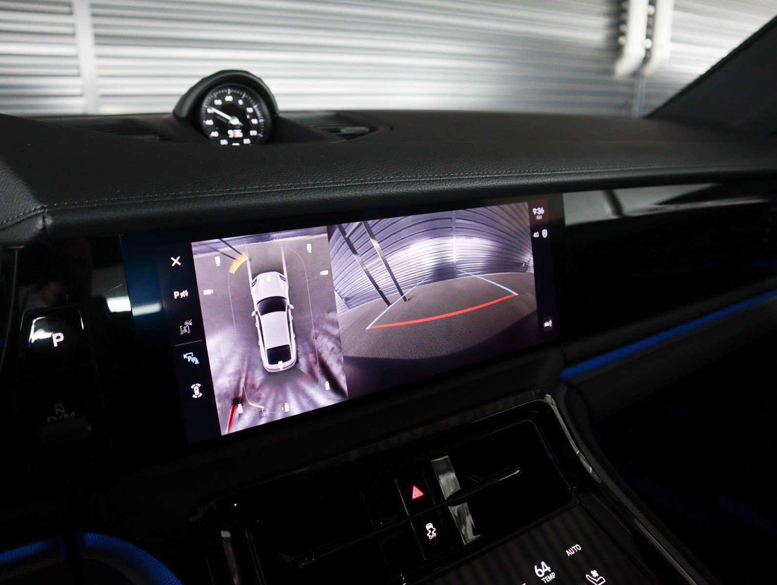 Used 2025 Porsche Panamera RWD image 18