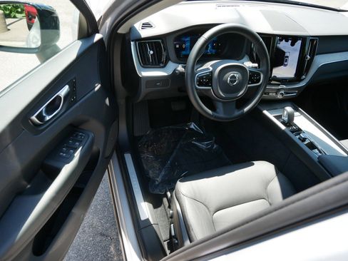 Certified 2025 Volvo XC60 B5 Plus AWD/4WD image 10