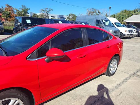 Used 2018 Chevrolet Cruze LT w/ LT Fleet Convenience Package FWD image 40