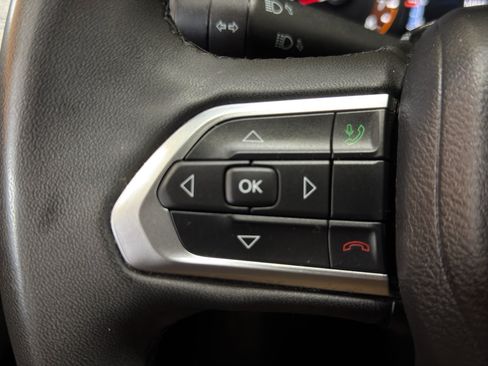 Used 2024 Jeep Compass Latitude AWD/4WD image 15