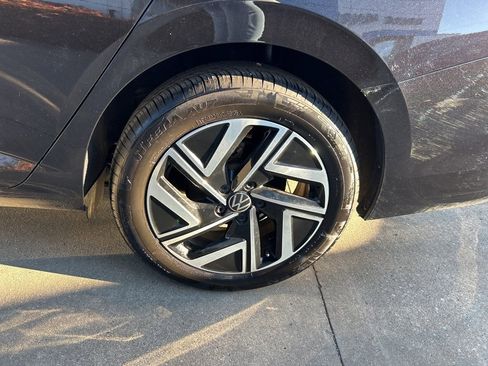 Used 2024 Volkswagen Jetta SEL image 8