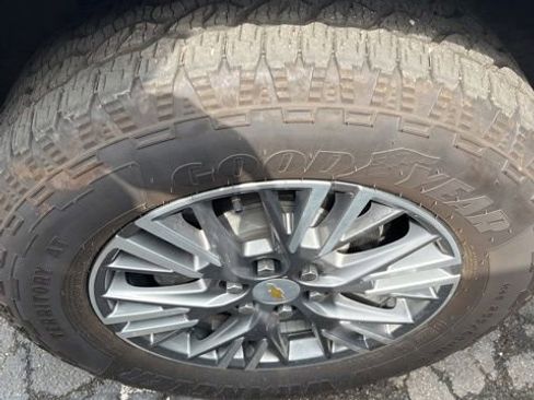 Used 2025 Chevrolet Traverse LT w/ LPO, Floor Liner Package AWD/4WD image 7