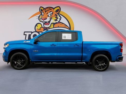 Used 2023 Chevrolet Silverado 1500 RST w/ Z71 Off-Road Package AWD/4WD image 9