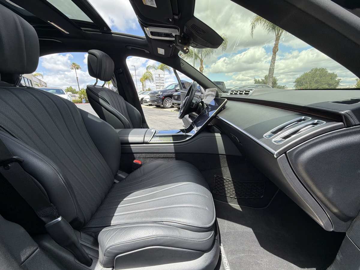 Used 2023 Mercedes-Benz S 500 4MATIC w/ AMG Line image 25