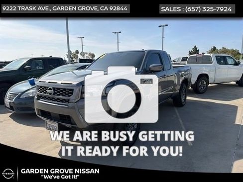 Certified 2025 Nissan Frontier SV RWD image 1