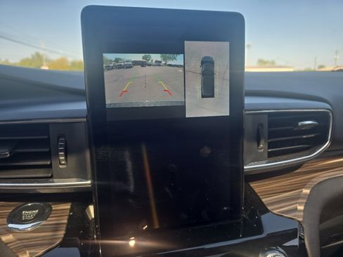 Used 2023 Ford Explorer Limited w/ Limited Technology Package image 31