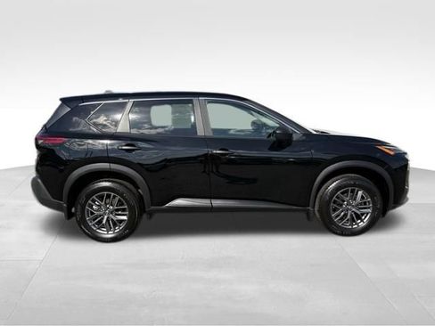 Used 2023 Nissan Rogue S AWD/4WD image 9