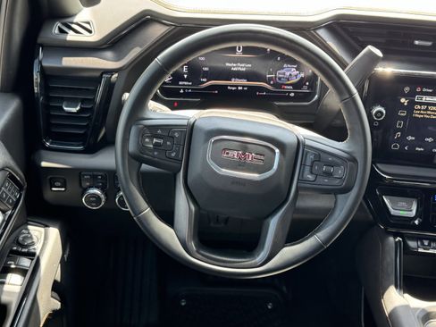 Used 2025 GMC Sierra 2500 AT4 AWD/4WD image 16
