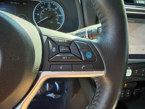 Certified 2020 Nissan Leaf SV w/ SV Technology Package FWD image 26