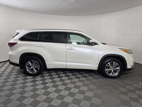 Used 2015 Toyota Highlander XLE AWD/4WD image 8