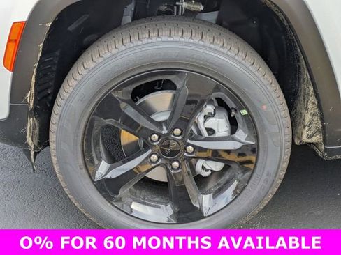 New 2025 Jeep Grand Cherokee Limited w/ Black Appearance Package image 31