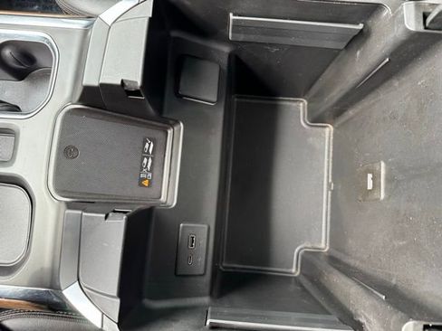 Certified 2022 Chevrolet Silverado 1500 High Country w/ Technology Package image 19