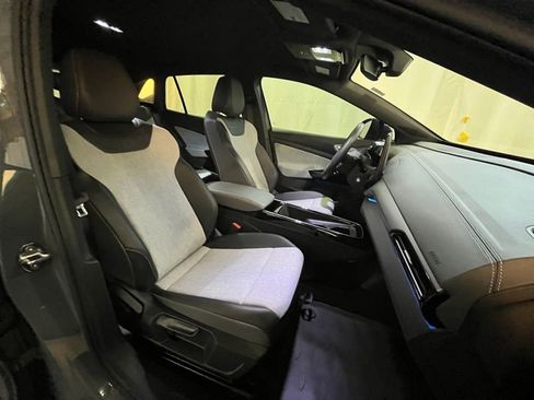 Used 2023 Volkswagen ID.4 Pro image 12