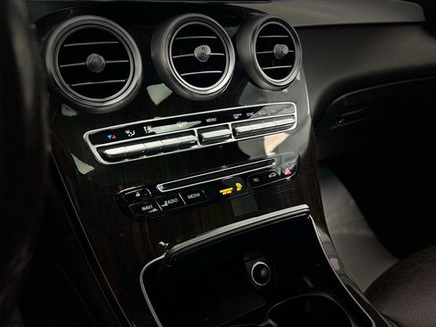 Used 2016 Mercedes-Benz GLC 300 4MATIC image 26