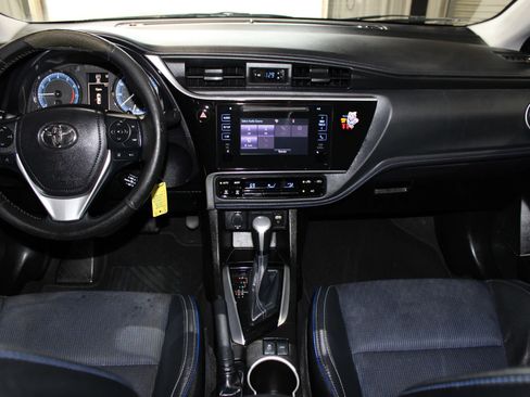 Used 2019 Toyota Corolla SE FWD image 13