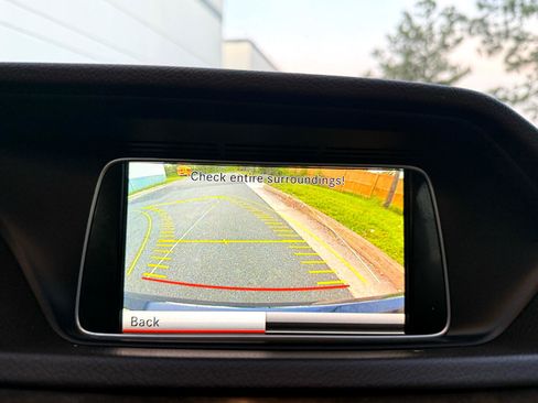 Used 2015 Mercedes-Benz E 350 4MATIC Sedan image 40