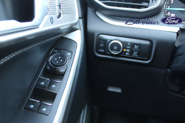 Used 2023 Ford Explorer XLT w/ Equipment Group 202A AWD/4WD image 23