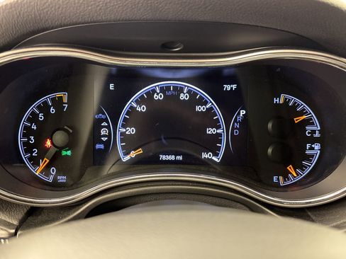 Used 2019 Jeep Grand Cherokee Altitude image 14