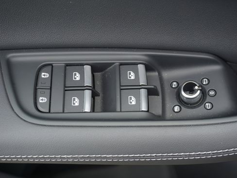 Certified 2025 Audi Q7 3.0T Premium Plus image 13