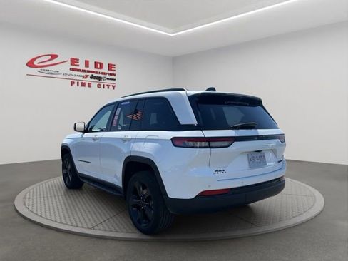 Used 2024 Jeep Grand Cherokee Limited w/ Luxury Tech Group II AWD/4WD image 7