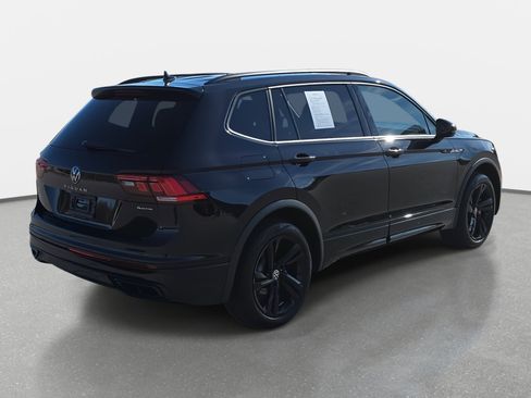 Used 2024 Volkswagen Tiguan SE R-Line image 5