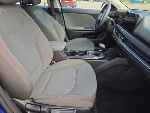 Used 2025 Kia K4 FWD image 19