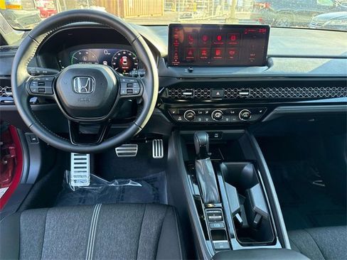Used 2025 Honda Accord Sport image 15