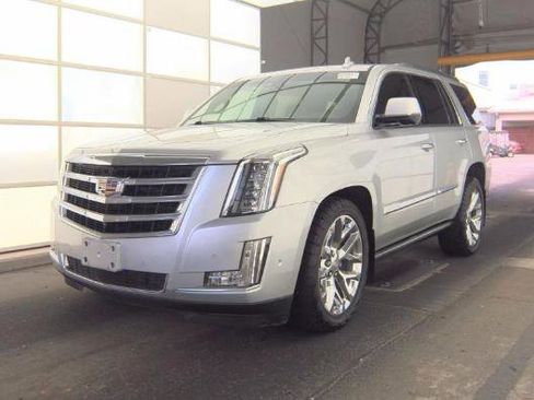 Used 2018 Cadillac Escalade Premium Luxury image 1