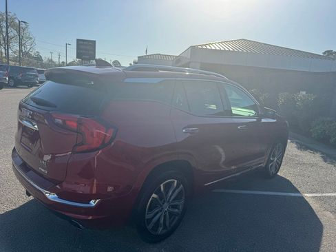 Used 2020 GMC Terrain Denali w/ Denali Premium Package image 6
