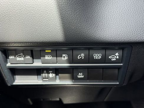 Used 2024 Toyota Tundra Limited w/ Power Package AWD/4WD image 31