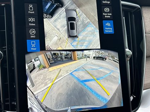 New 2026 Volvo XC90 B6 Plus AWD/4WD image 16