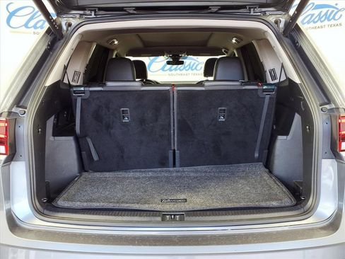 Used 2024 Volkswagen Atlas SEL Premium R-Line image 10