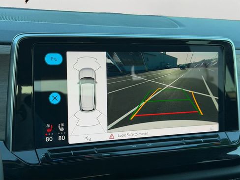 Used 2024 Volkswagen Atlas SE image 26