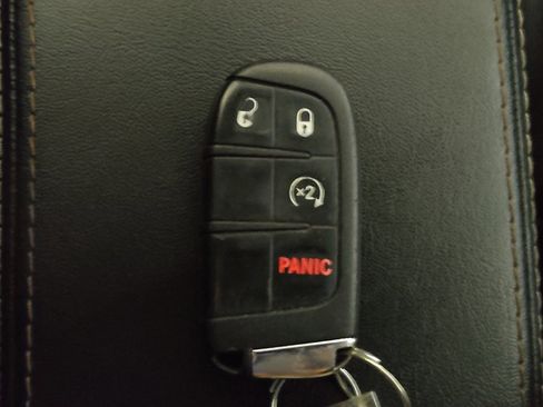 Used 2018 Jeep Compass Latitude w/ Cold Weather Group AWD/4WD image 32