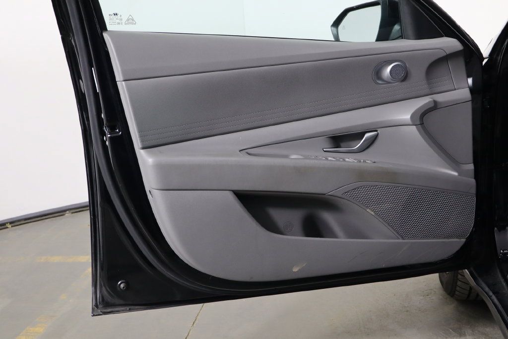 Used 2023 Hyundai Elantra SEL w/ Cargo Package FWD image 19