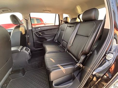 Used 2024 Volkswagen Tiguan SE image 44