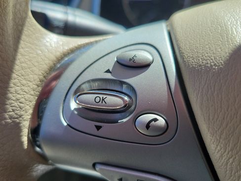 Used 2015 Nissan Murano S image 16