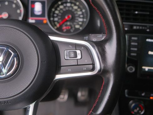 Used 2017 Volkswagen GTI Sport image 17