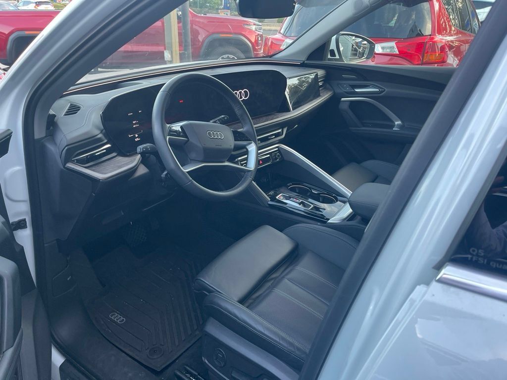 Used 2025 Audi Q5 Premium Plus w/ Premium Plus AWD/4WD image 9