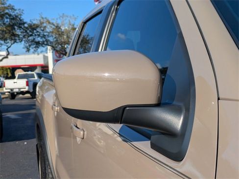 Used 2024 Nissan Frontier Pro-X image 11